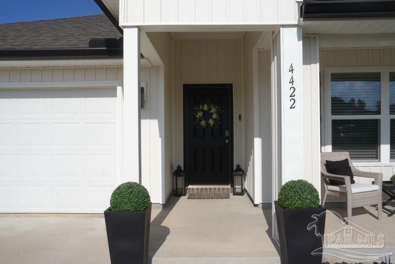 Property Photo: 4422 Tiger Oak Ct FL 32571