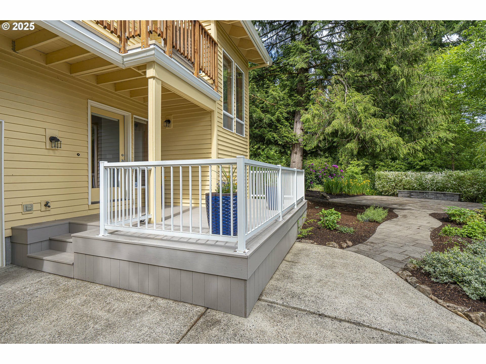 Property Photo: 14411 SE Upper Aldercrest Dr OR 97267