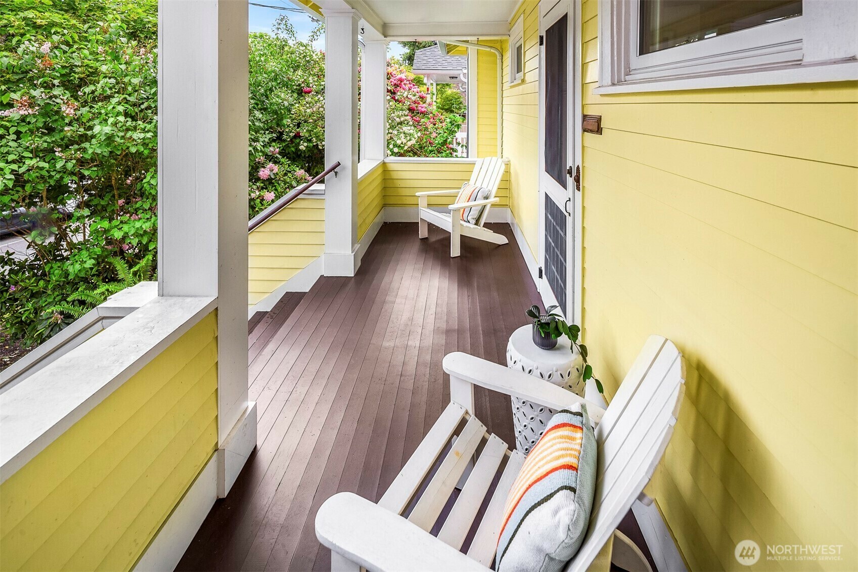 Property Photo: 4749 Thackeray Place NE WA 98105