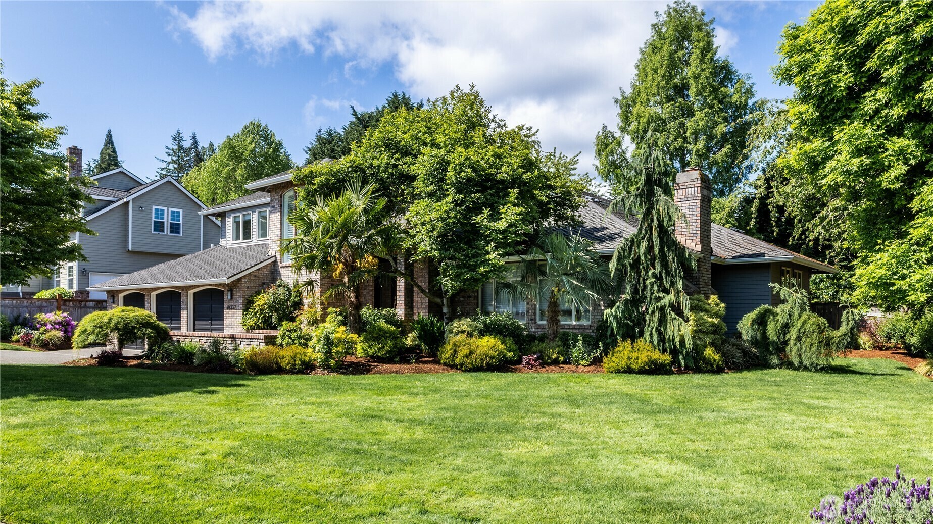 Property Photo: 19337 4th Avenue SW WA 98166
