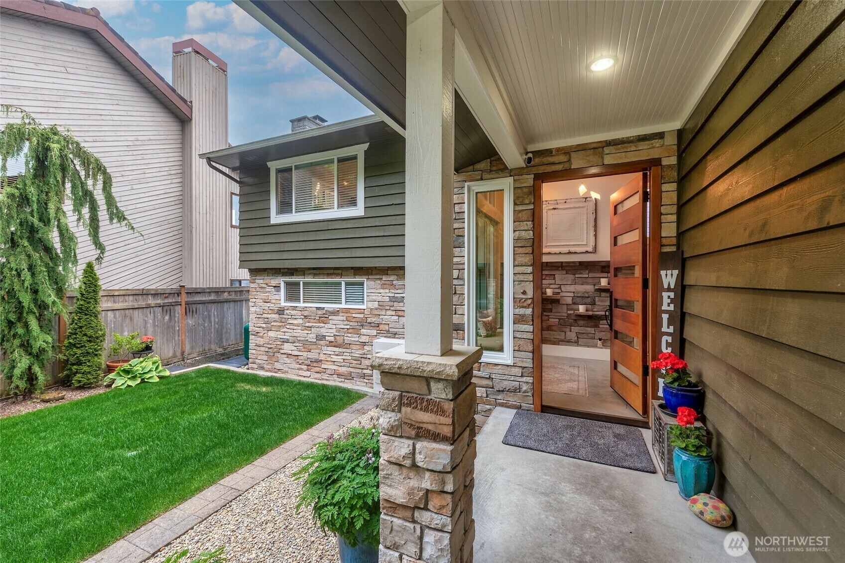 Property Photo:  10879  Point Vashon Drive SW  WA 98070 