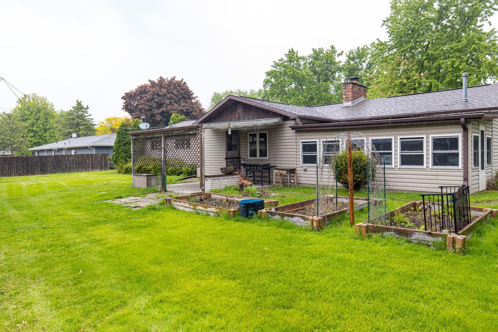 Property Photo: 1400 Sunset Lane WI 54952