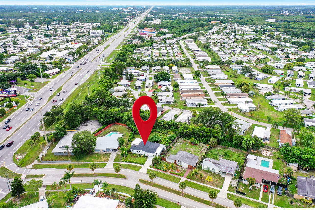 Property Photo: 120 Banyan Drive FL 34952