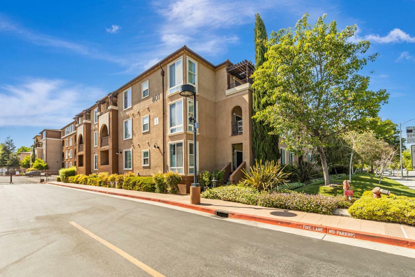 Property Photo:  801 South Winchester Boulevard 1202  CA 95128 