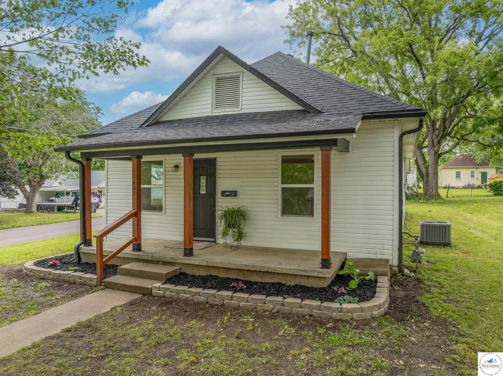 Property Photo: 1401 S Park MO 65301