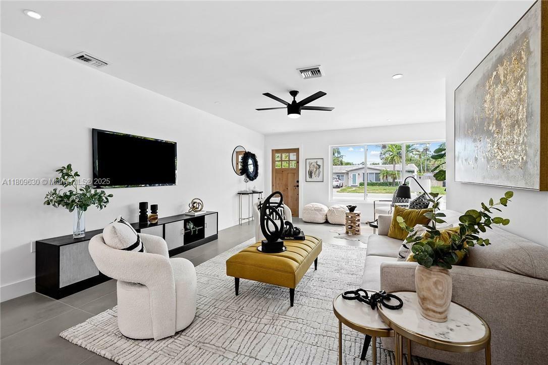 Property Photo:  1800 NE 19th Street  FL 33305 