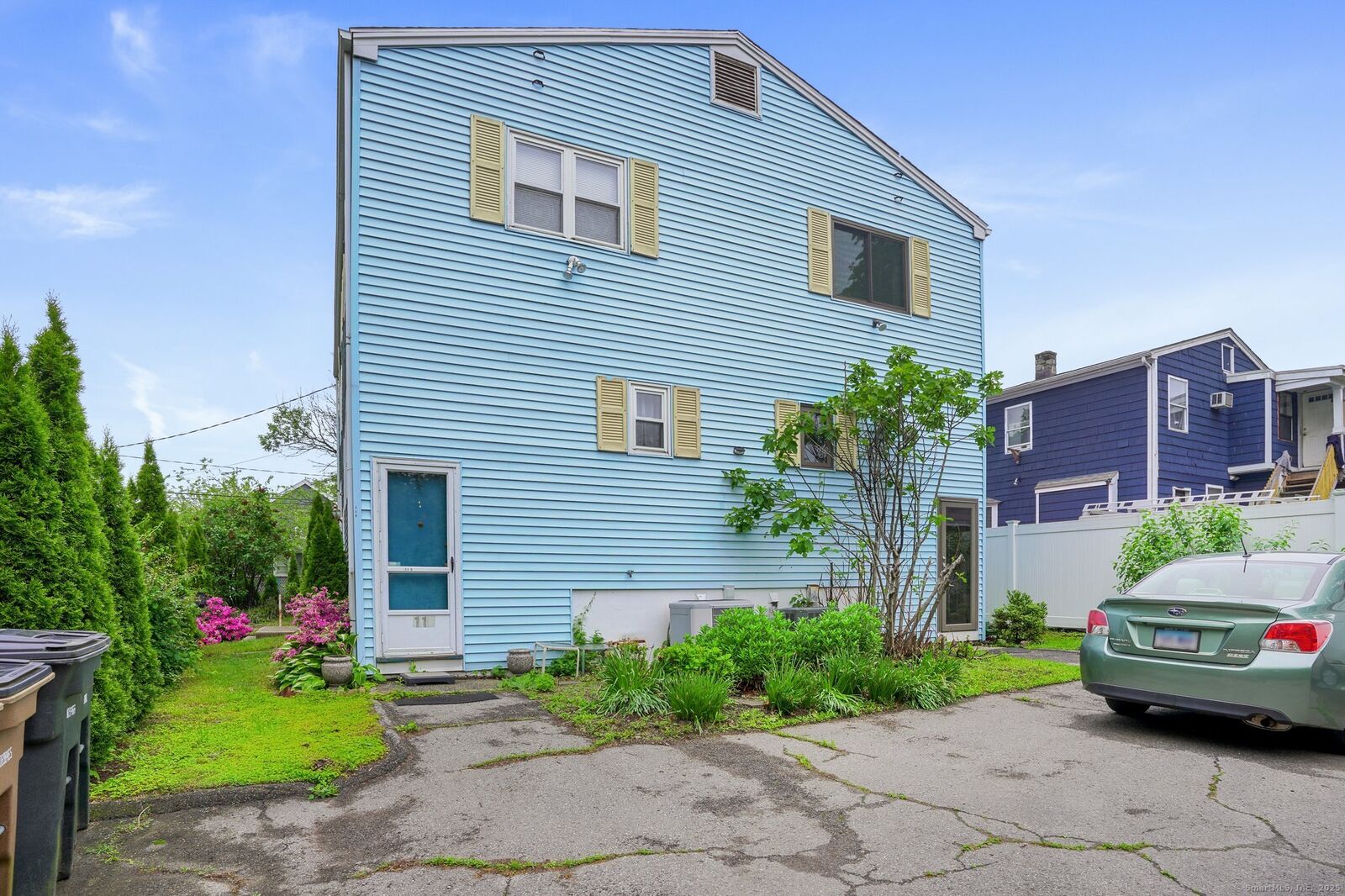 Property Photo:  94 Victory Street  CT 06902 