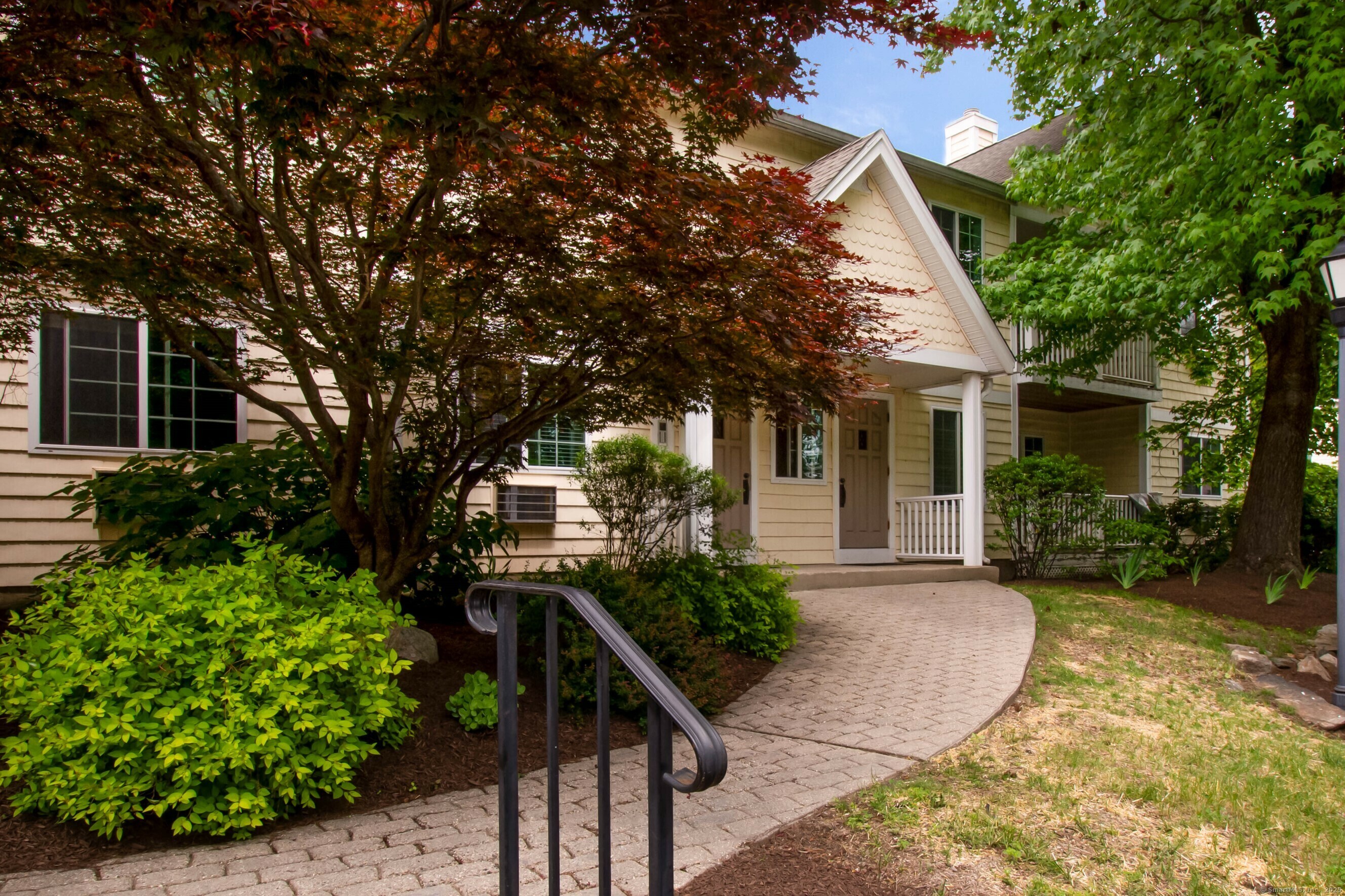 Property Photo: 2955 Madison Avenue Apt 25 CT 06606