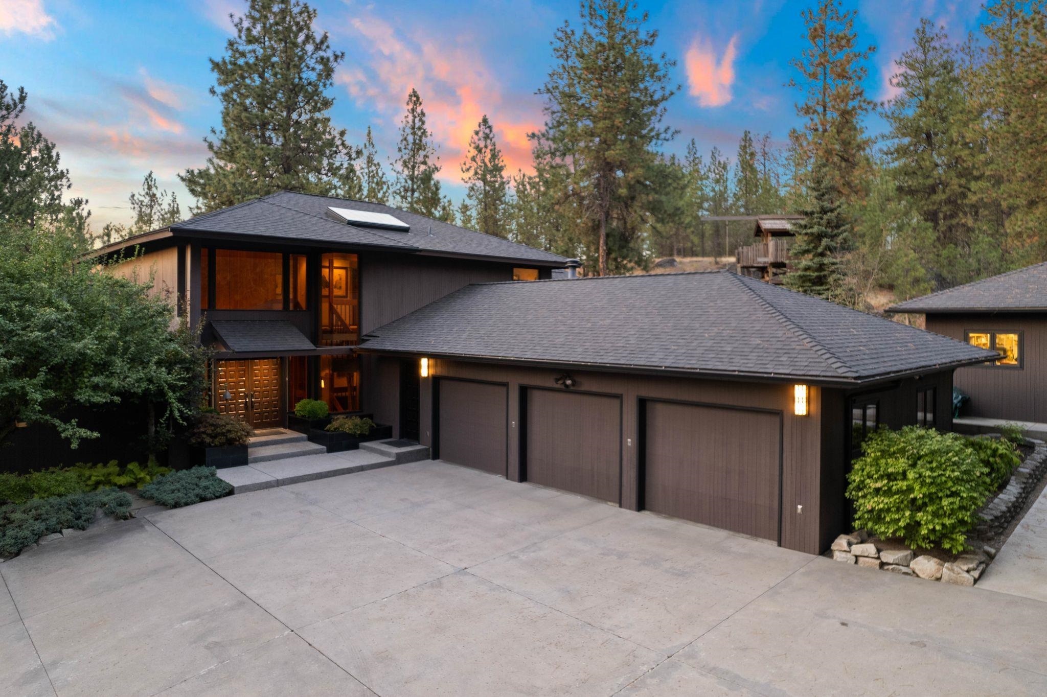 Property Photo: 4311 S Madison Rd WA 99206