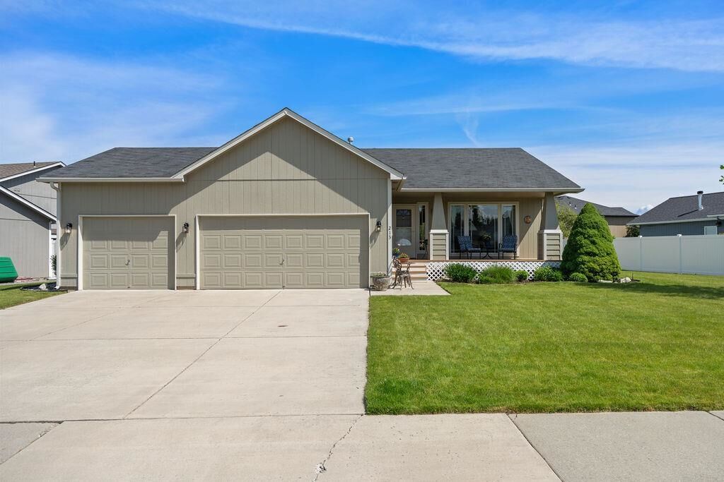 Property Photo: 213 E Handy Rd WA 99005