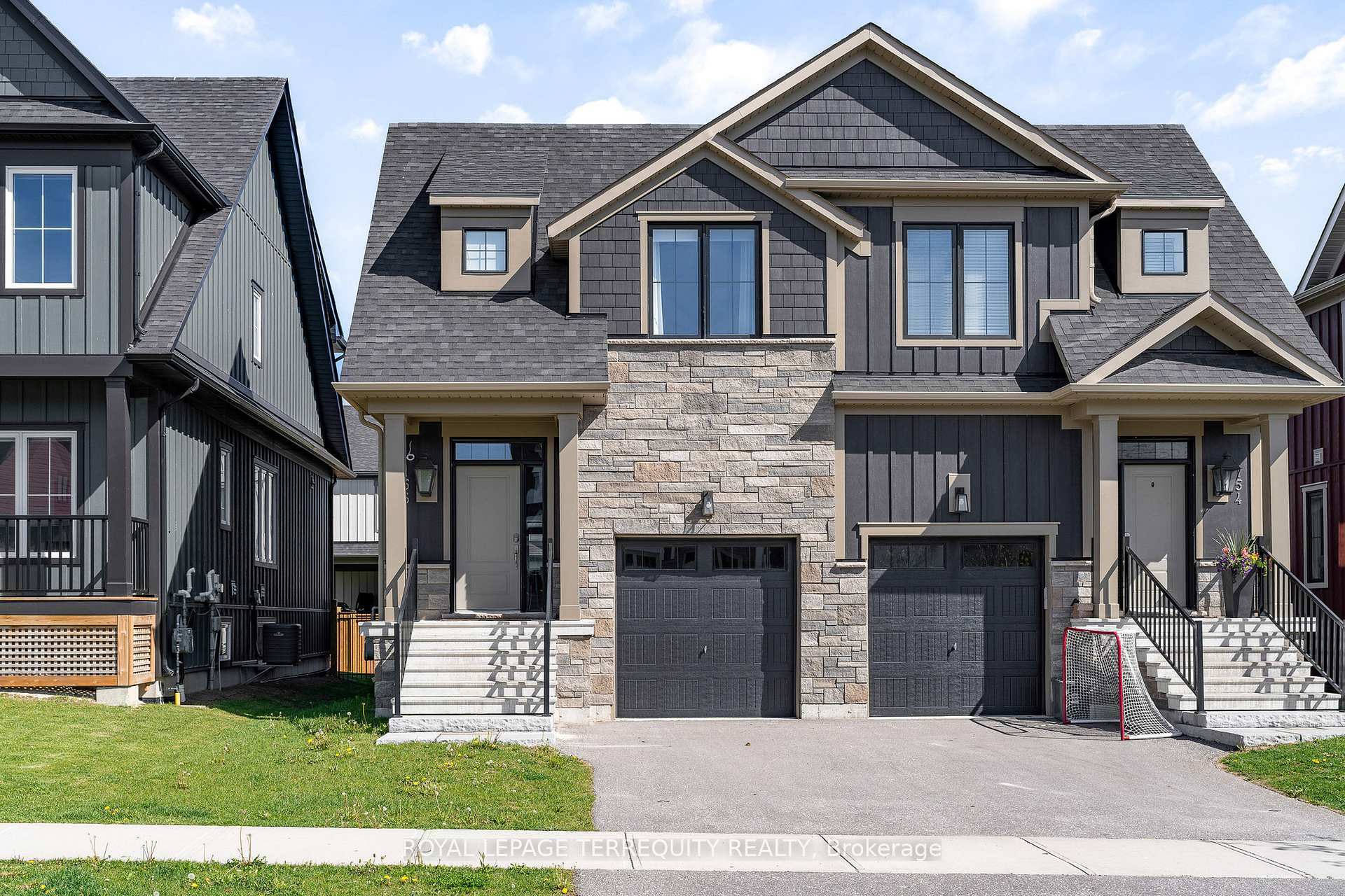 Property Photo: 156 Sycamore Street ON L9Y 4E4