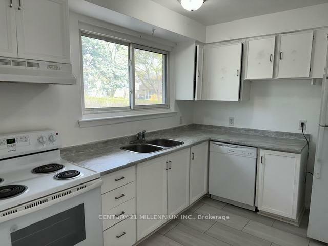 Property Photo:  30 Kenilworth Road  ON L6V 2B1 