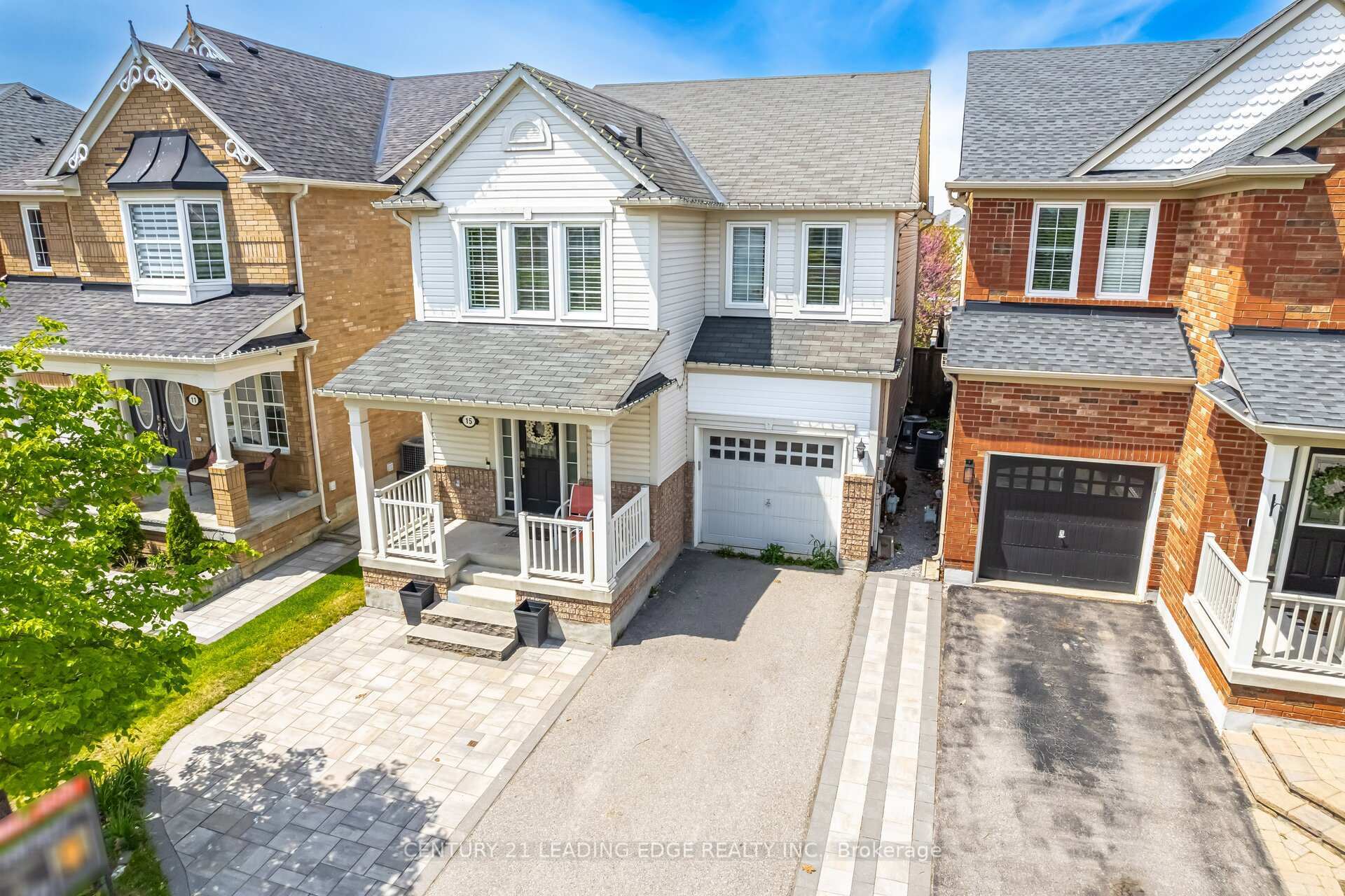 Photo de la propriété: 15 William Stark Road ON L4A 0H5