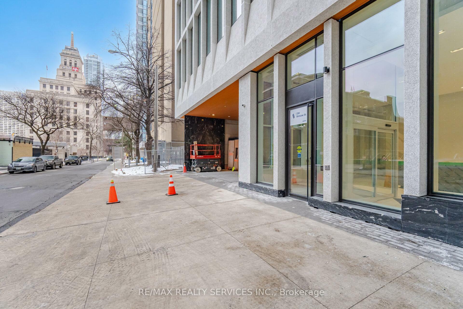 Property Photo: 230 Simcoe Street 2721 ON M5T 0G7