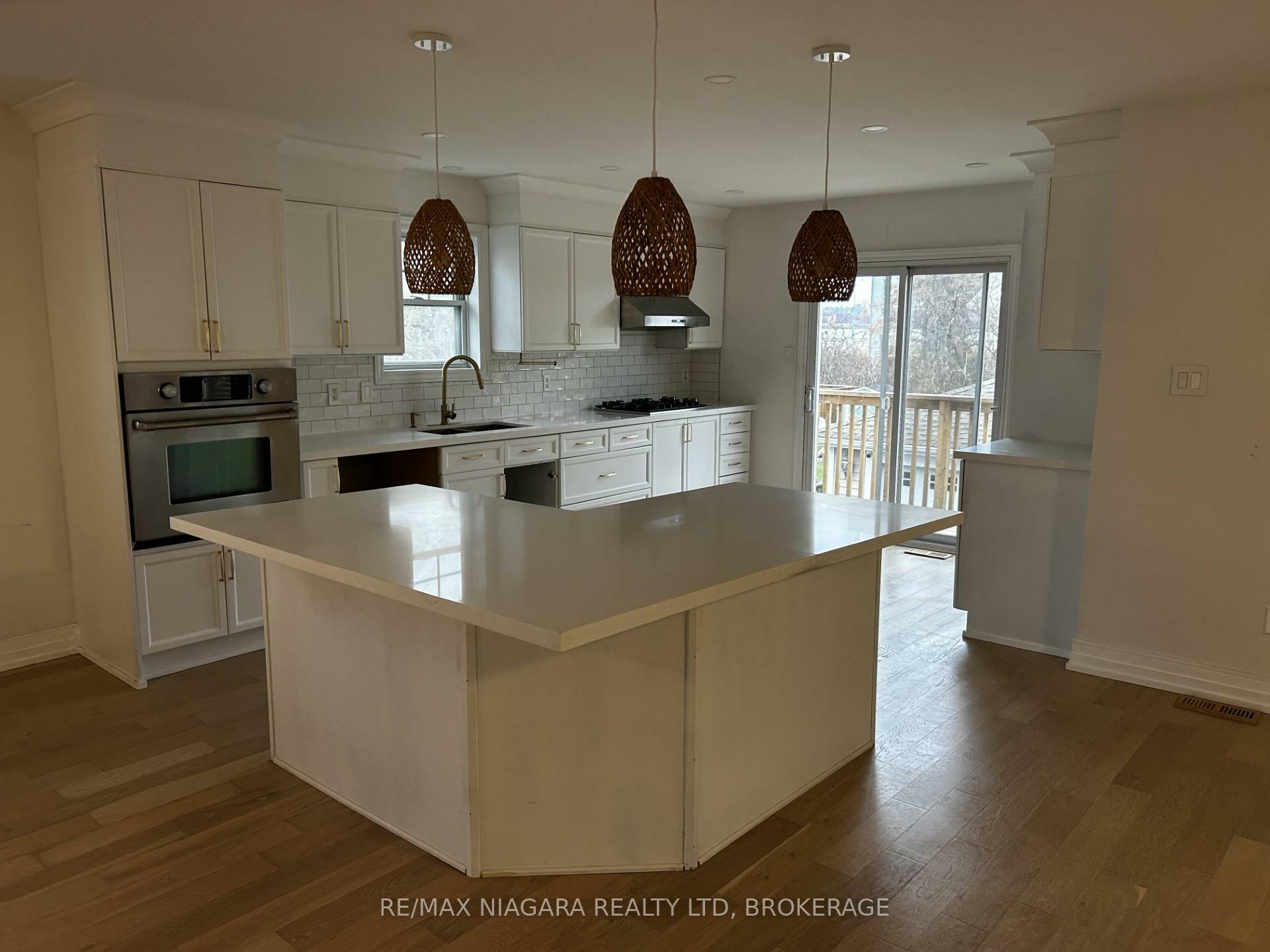 Property Photo: 1056 Beach Boulevard ON L8H 6Z4