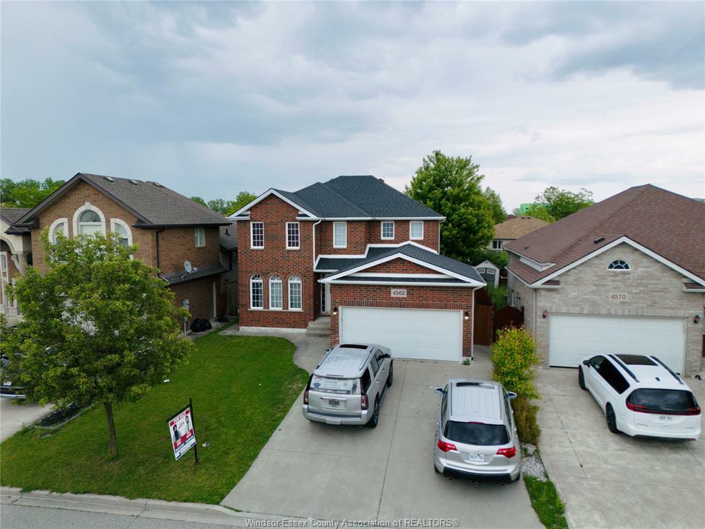 Photo de la propriété:  4562 Unicorn Avenue  ON N9G 3G6 