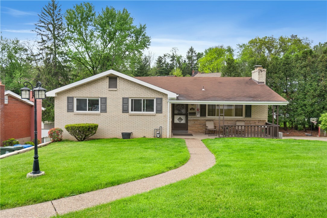 Property Photo: 549 Dunn Dr PA 15227