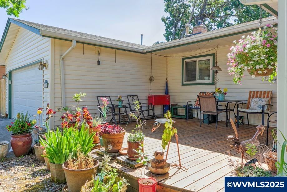 Property Photo: 887 Oxen Ct SE OR 97317