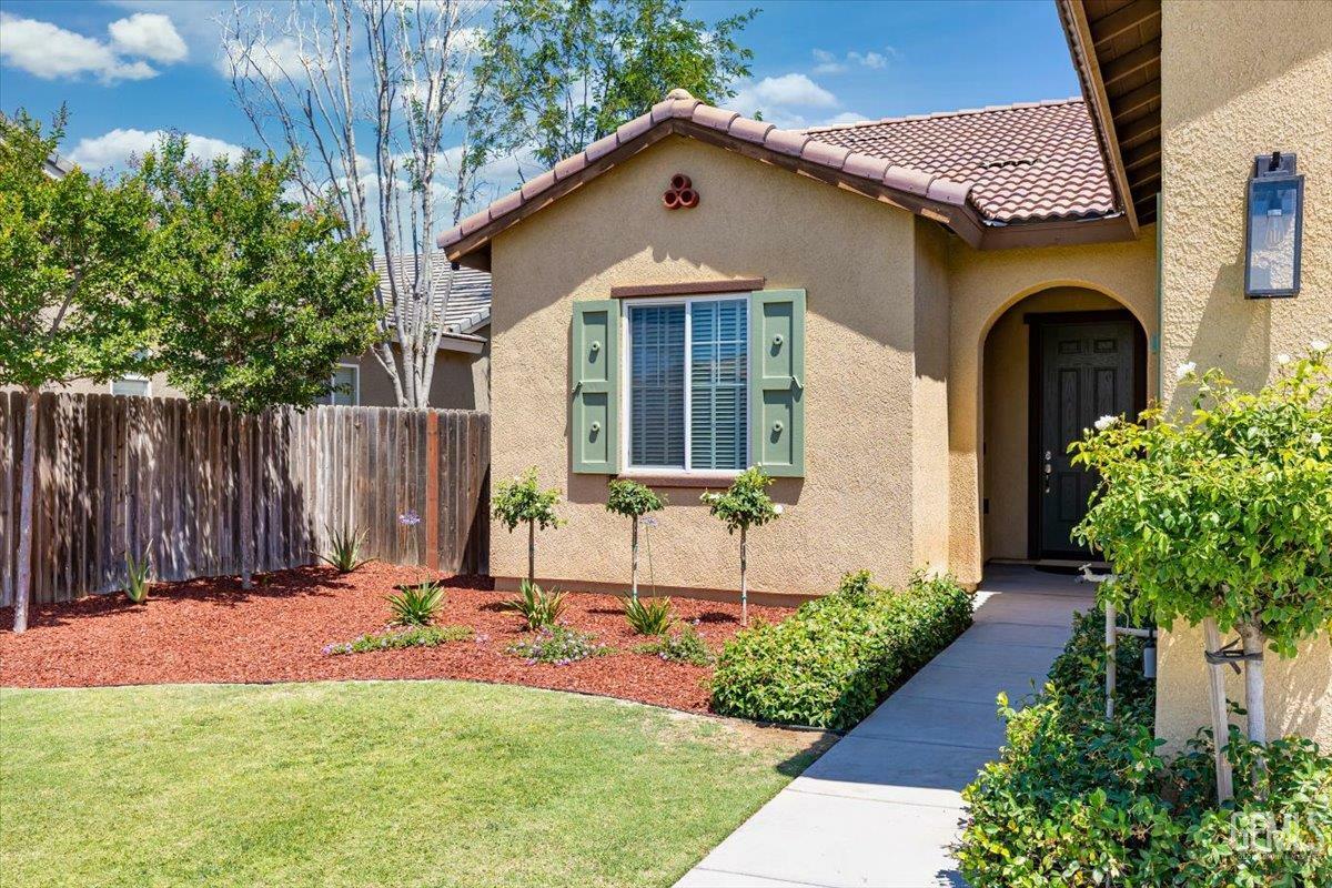 Property Photo: 15726 Saint Clement Way CA 93314