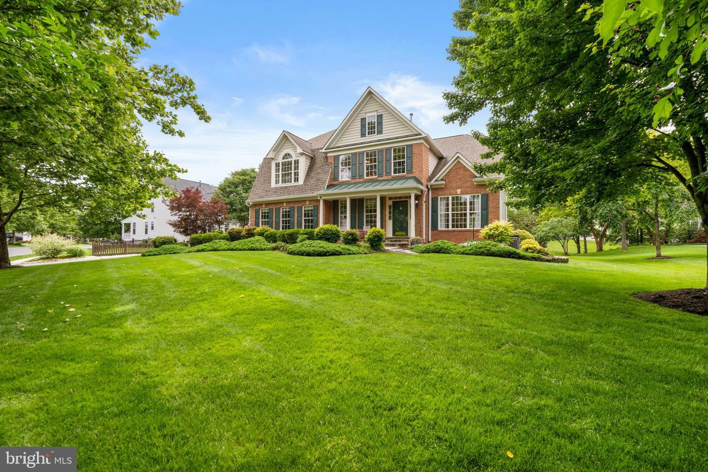 Property Photo: 21381 Chickacoan Trail Drive VA 20148