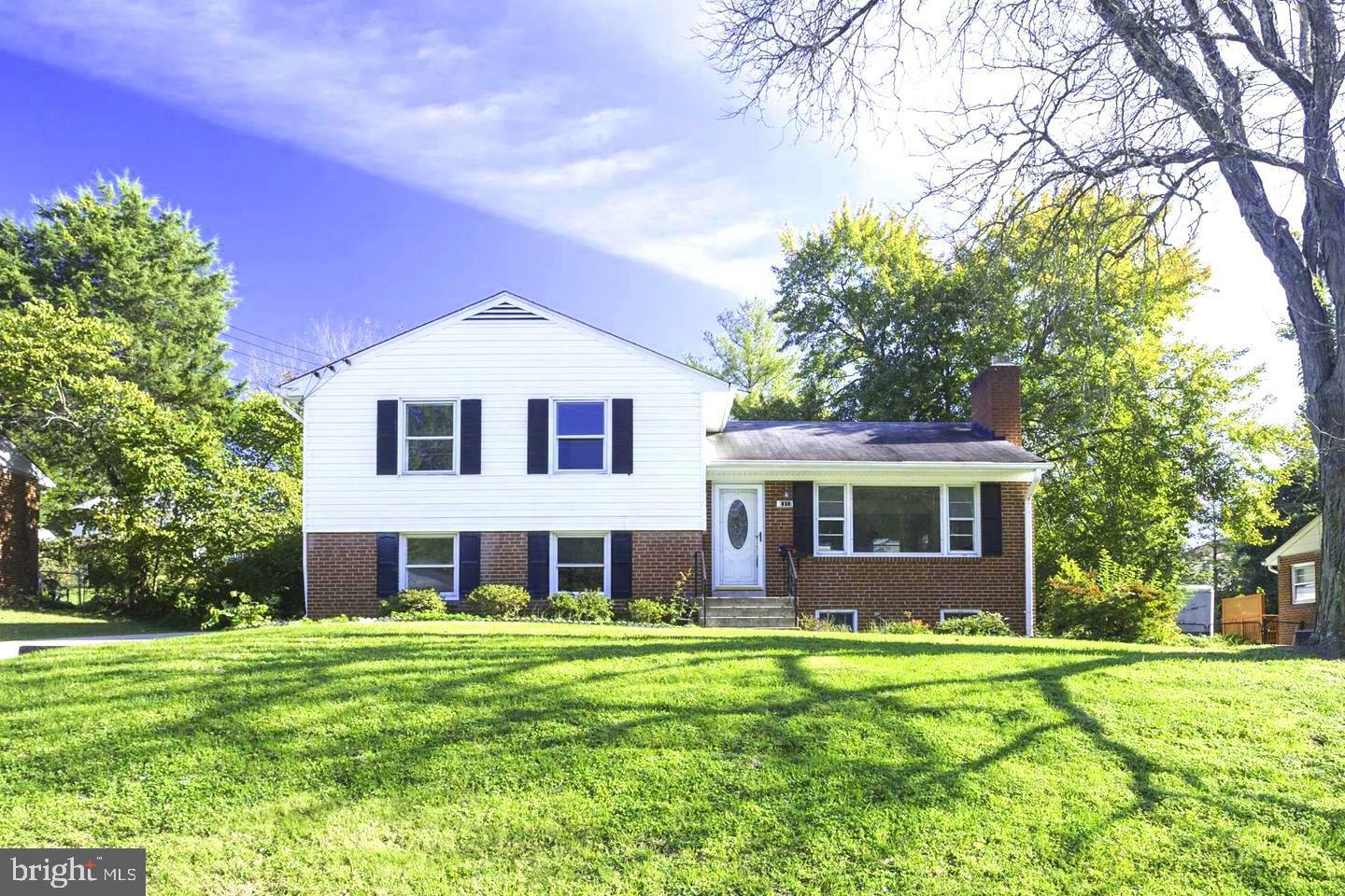 Property Photo: 1817 Westmoreland Street VA 22101