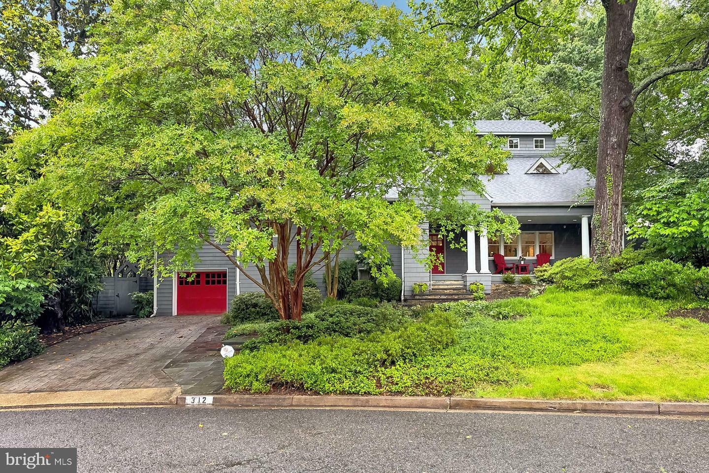 Property Photo: 312 W Columbia Street VA 22046