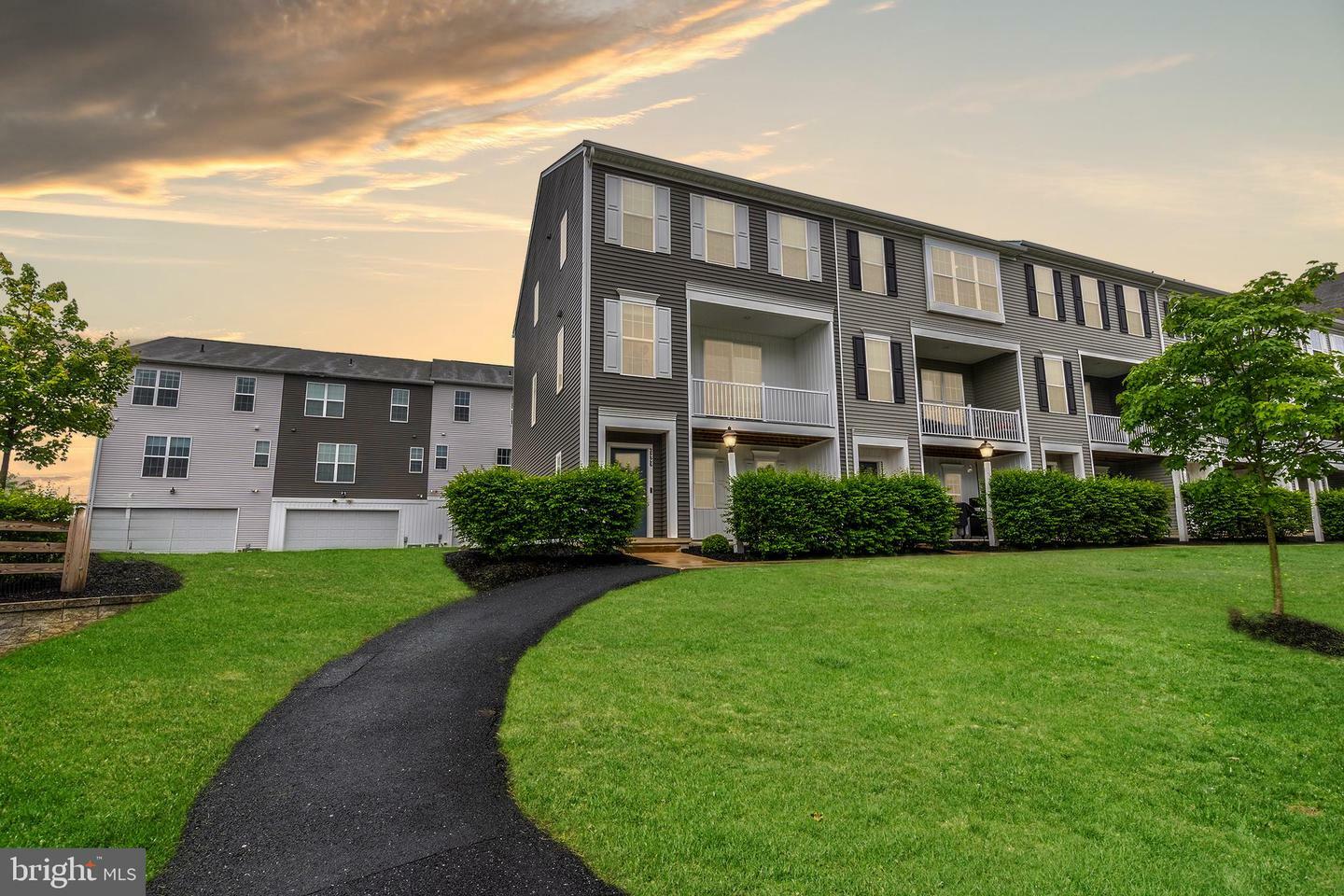 3226 Light Way  Mechanicsburg PA 17055 photo
