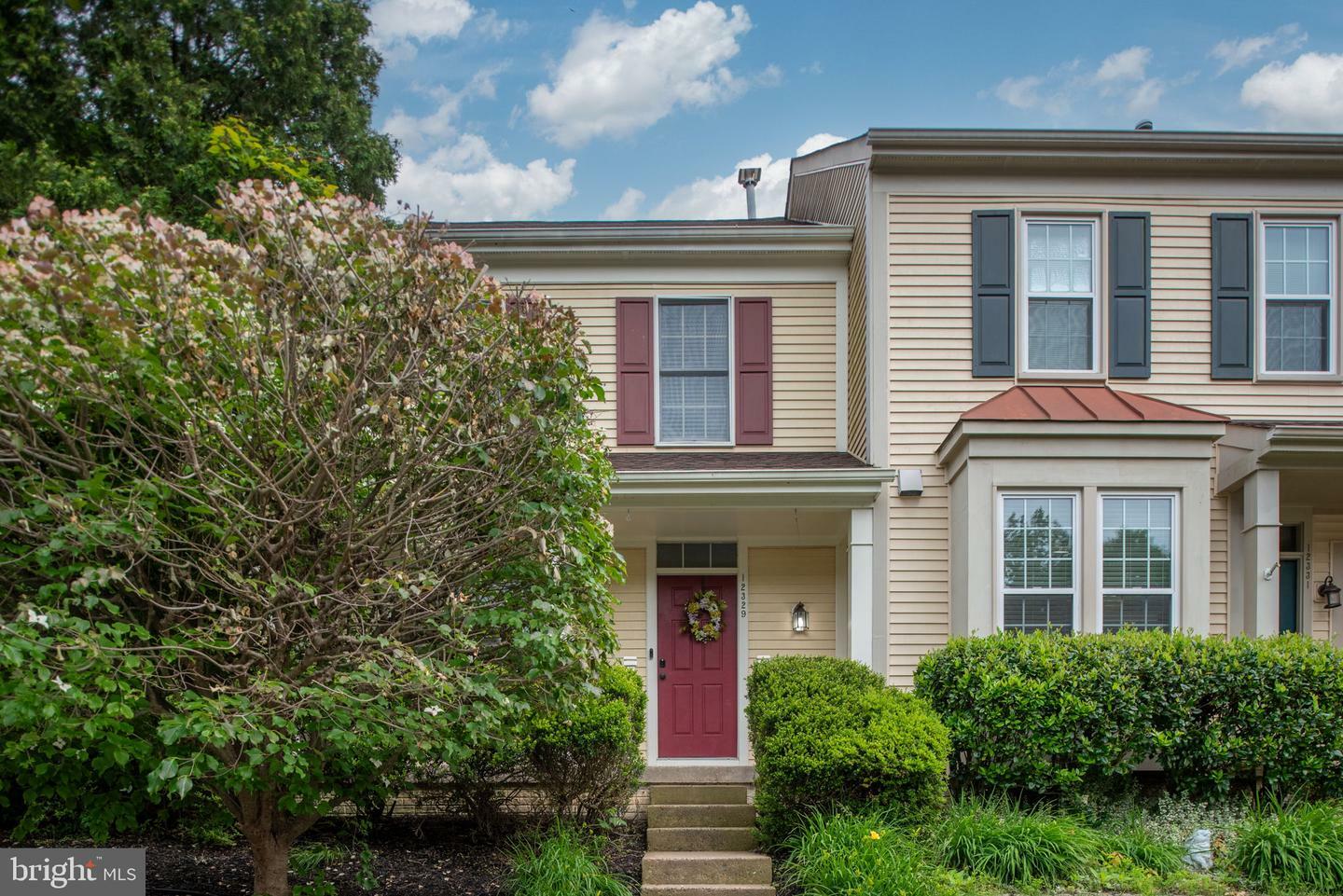 Property Photo: 12329 Manchester Way VA 22192