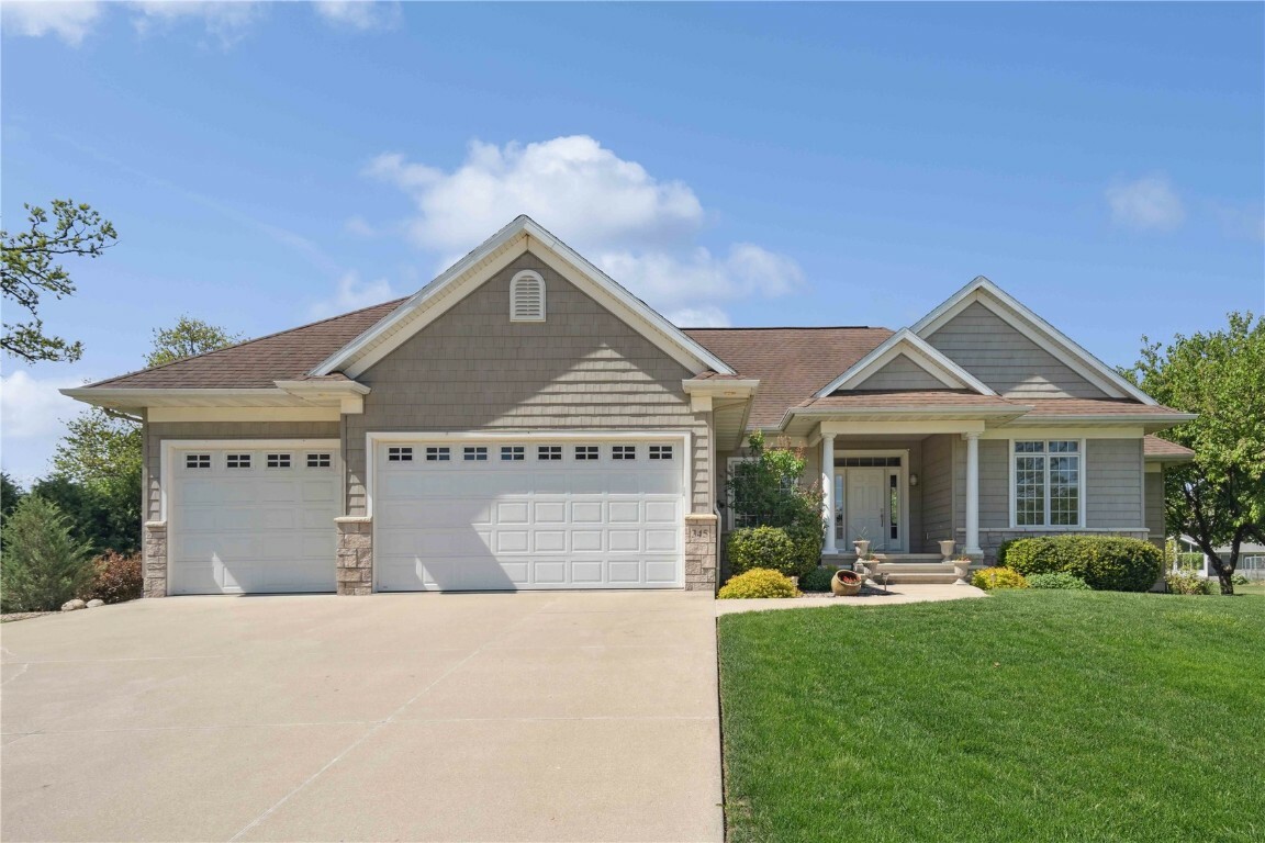 345 Oak Park Drive  Robins IA 52328 photo