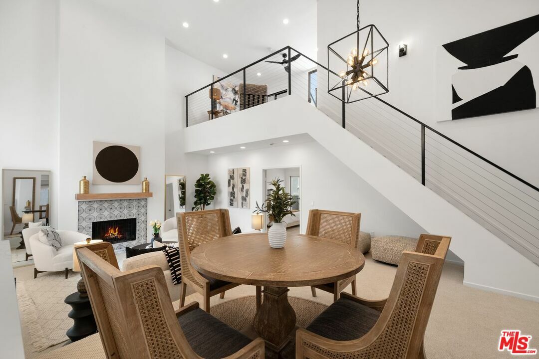 Property Photo: 1133 9th St CA 90403