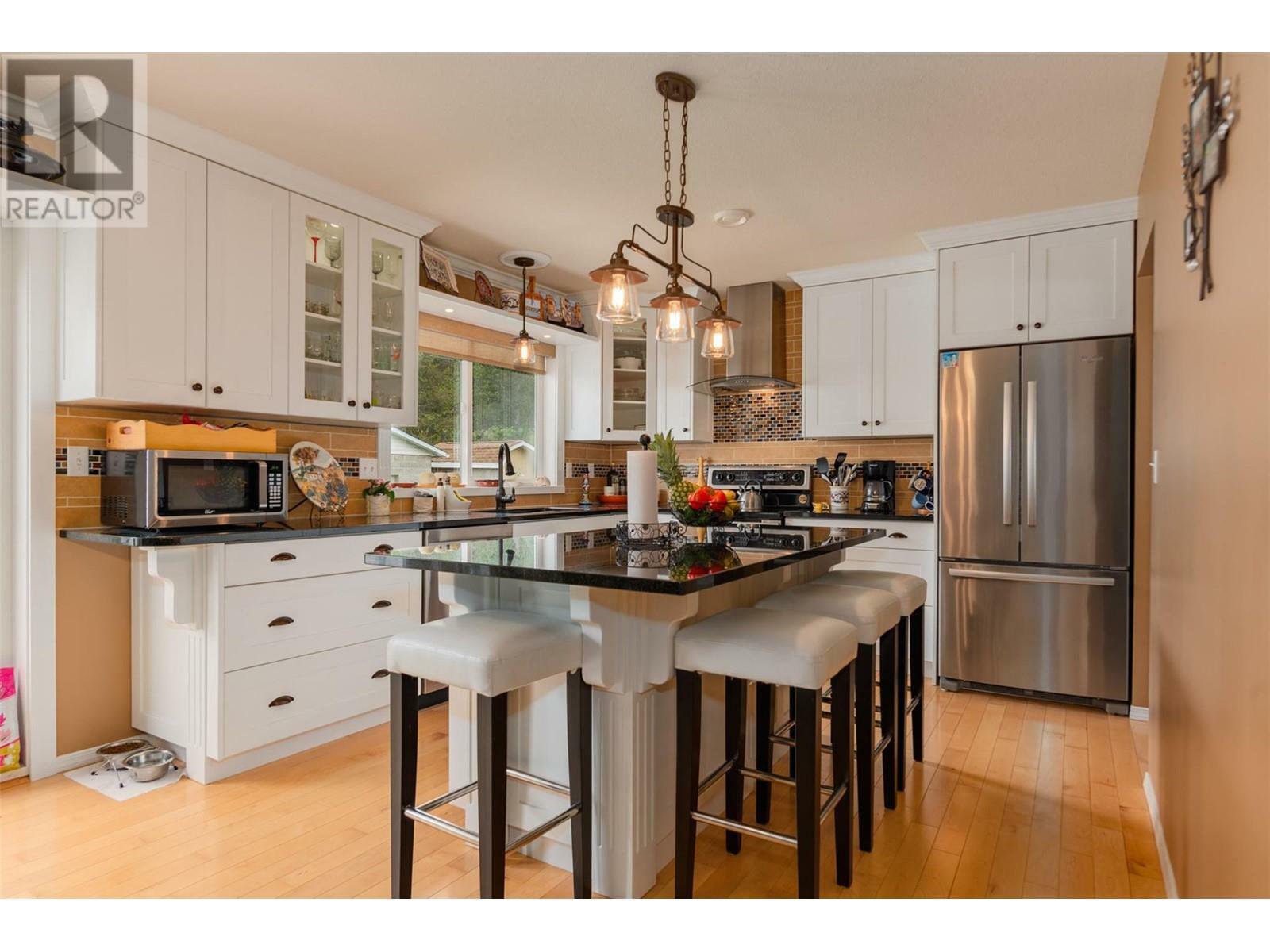 Property Photo: 405 Beresford Crescent BC V1N 3W2
