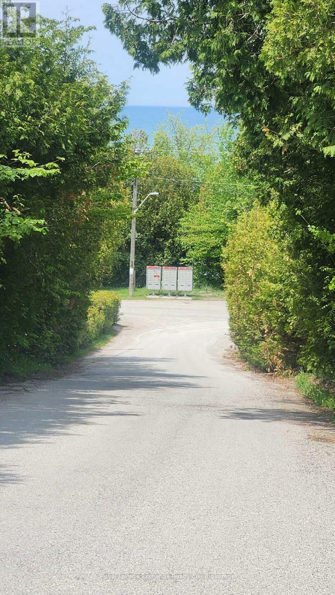 Property Photo:  58 Kennedy Hill West  ON N2Z 0C7 