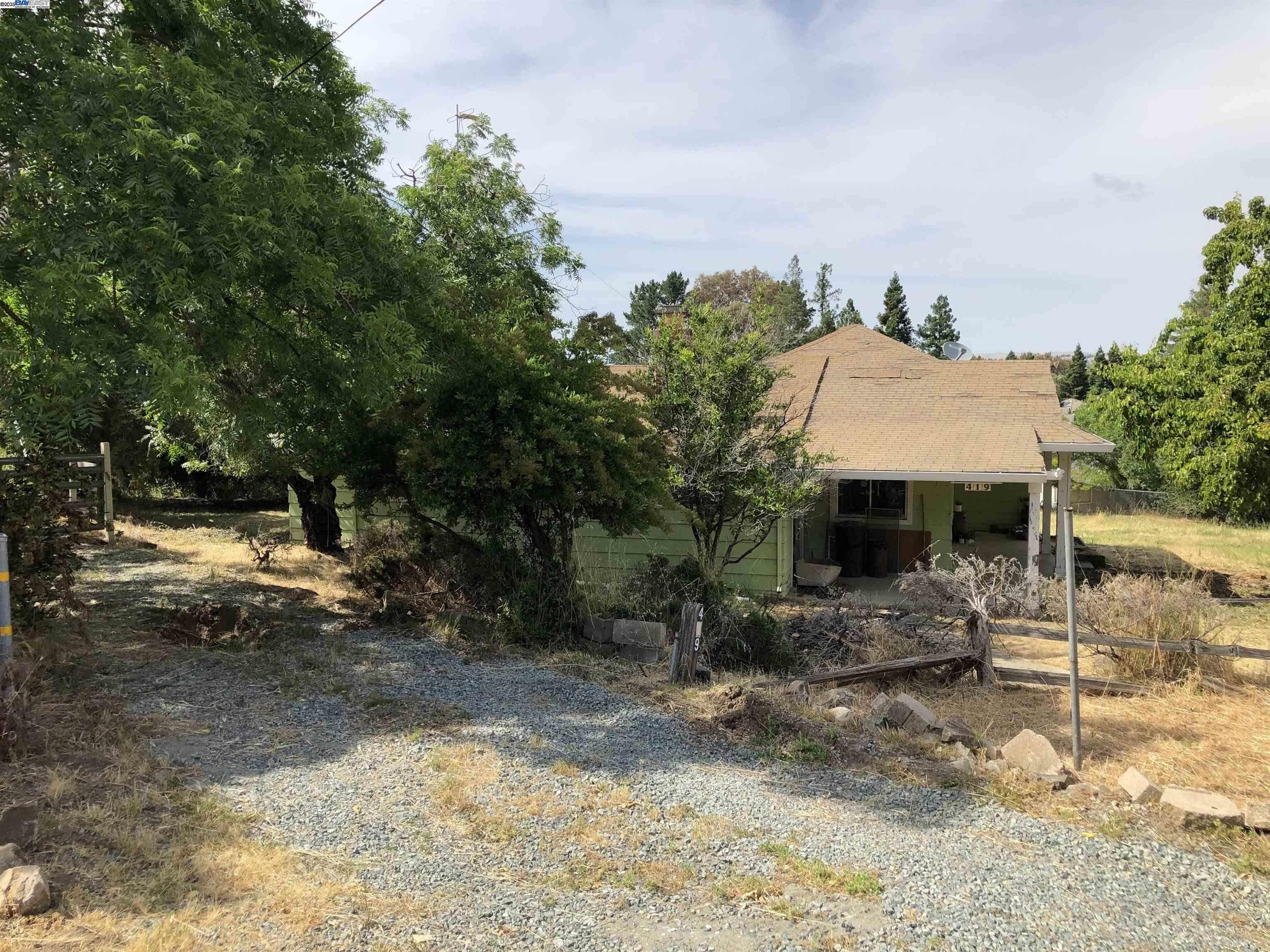 Property Photo: 419 Las Lomas Way CA 94598