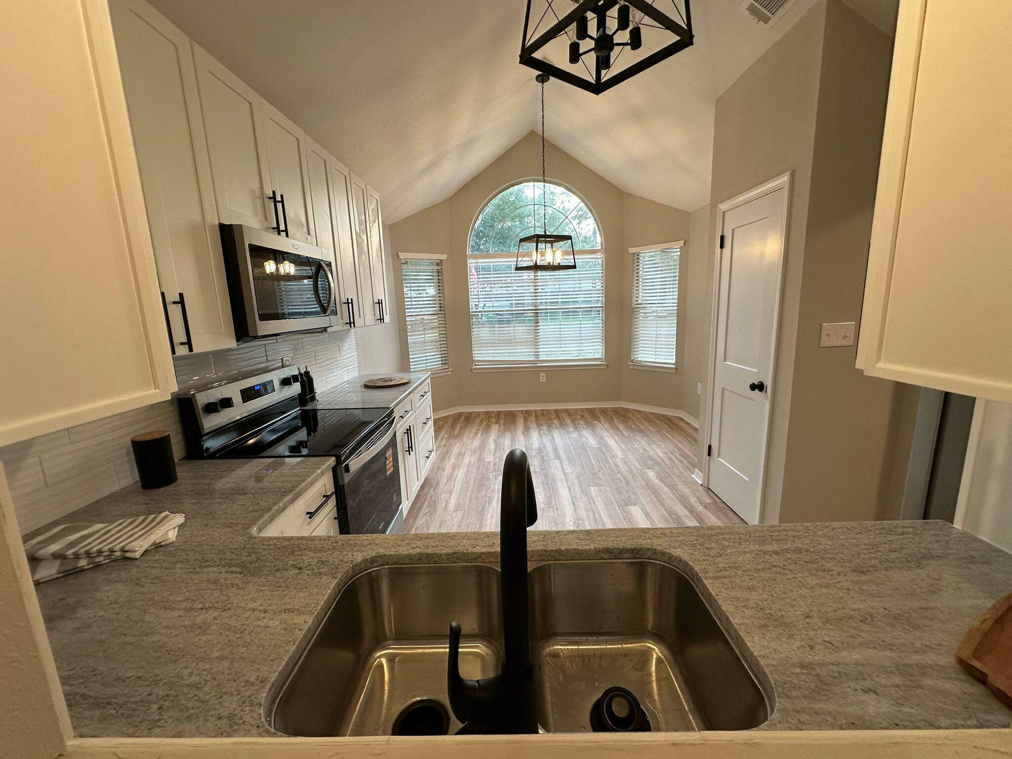Property Photo: 28 6th Street FL 32579