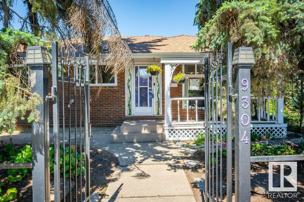 9304 128A Avenue NW  Edmonton AB T5E 0J9 photo