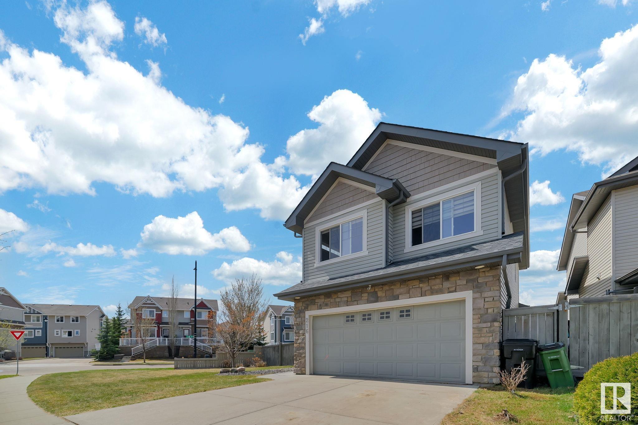 Photo de la propriété: 216 55 Street SW AB T6X 0L1