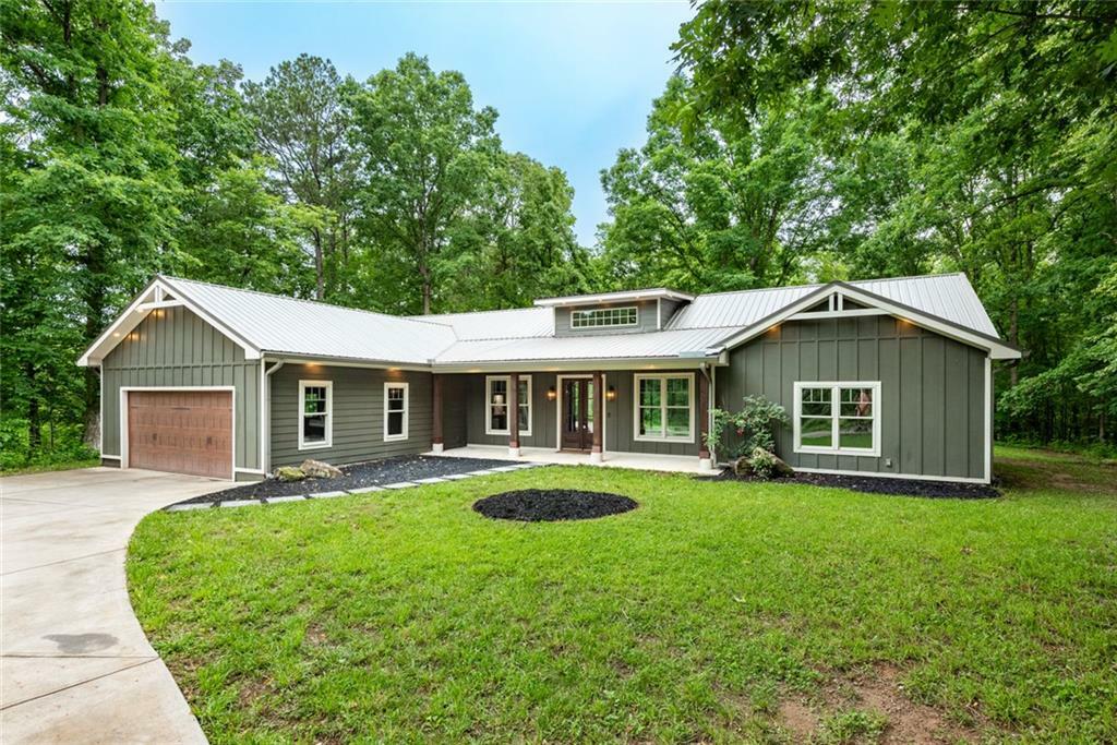 Property Photo: 440 Shiloh View View GA 30107