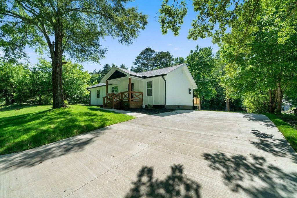 Property Photo: 6 W Point Drive SE GA 30147