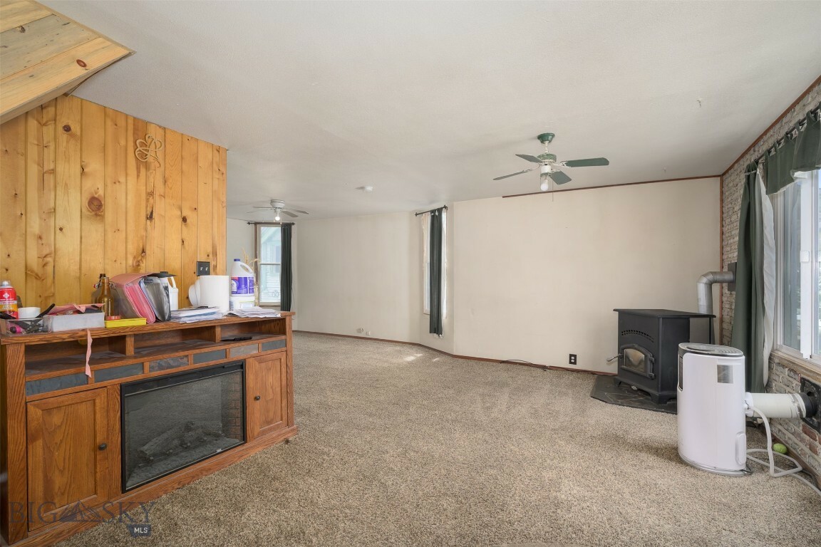 Property Photo: 505 Oak Street MT 59711