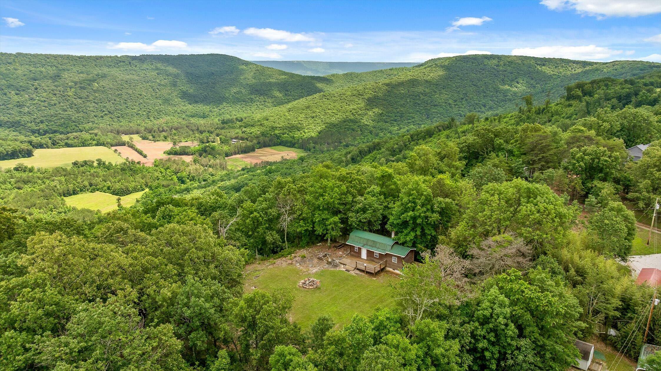 Property Photo: 752 County Road 372 AL 35981