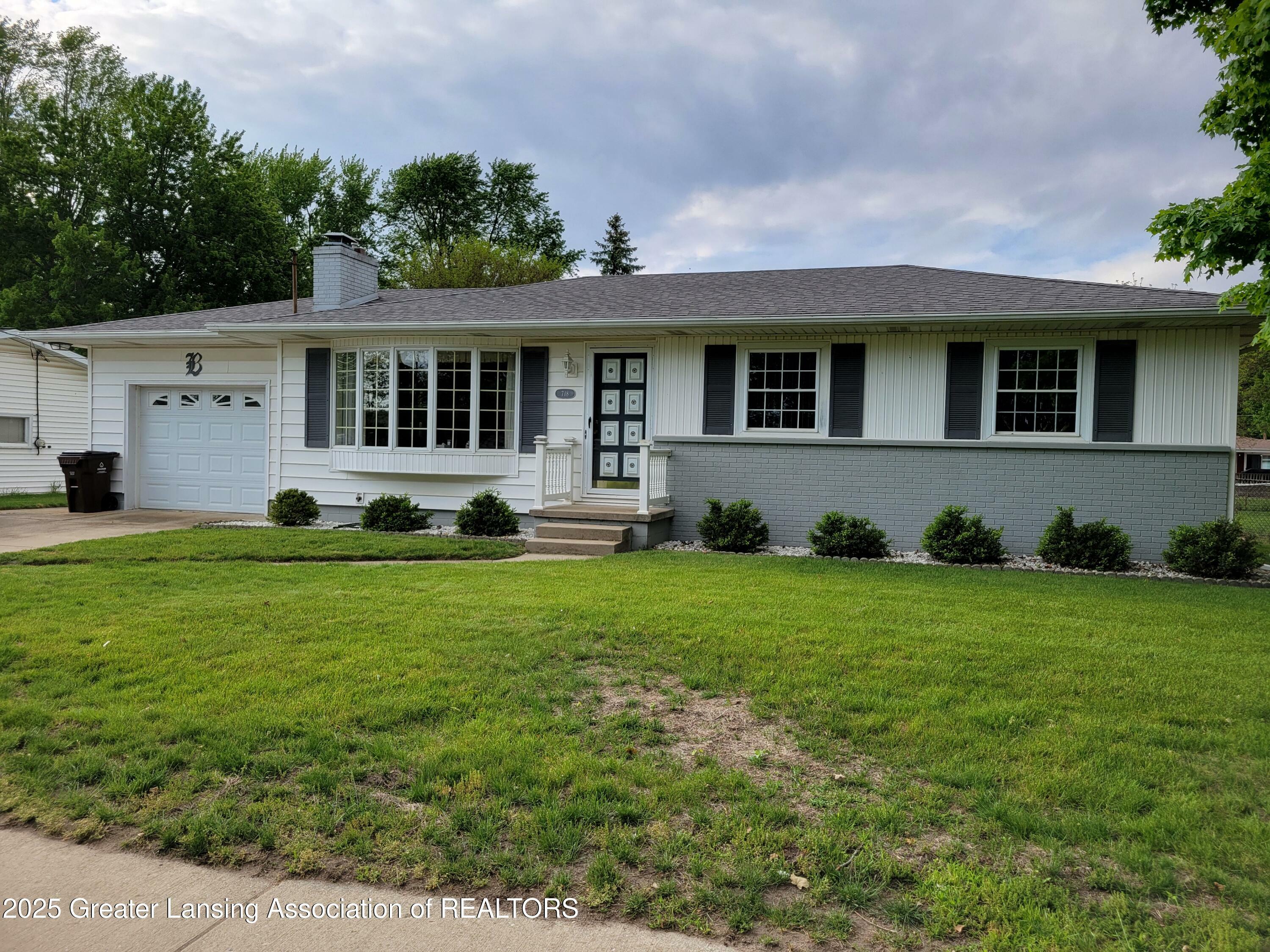 Property Photo: 718 W Shepherd Street MI 48813