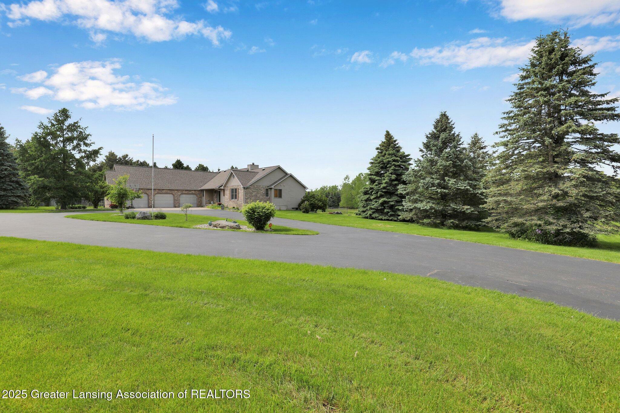 Property Photo: 345 Linn Road MI 48895