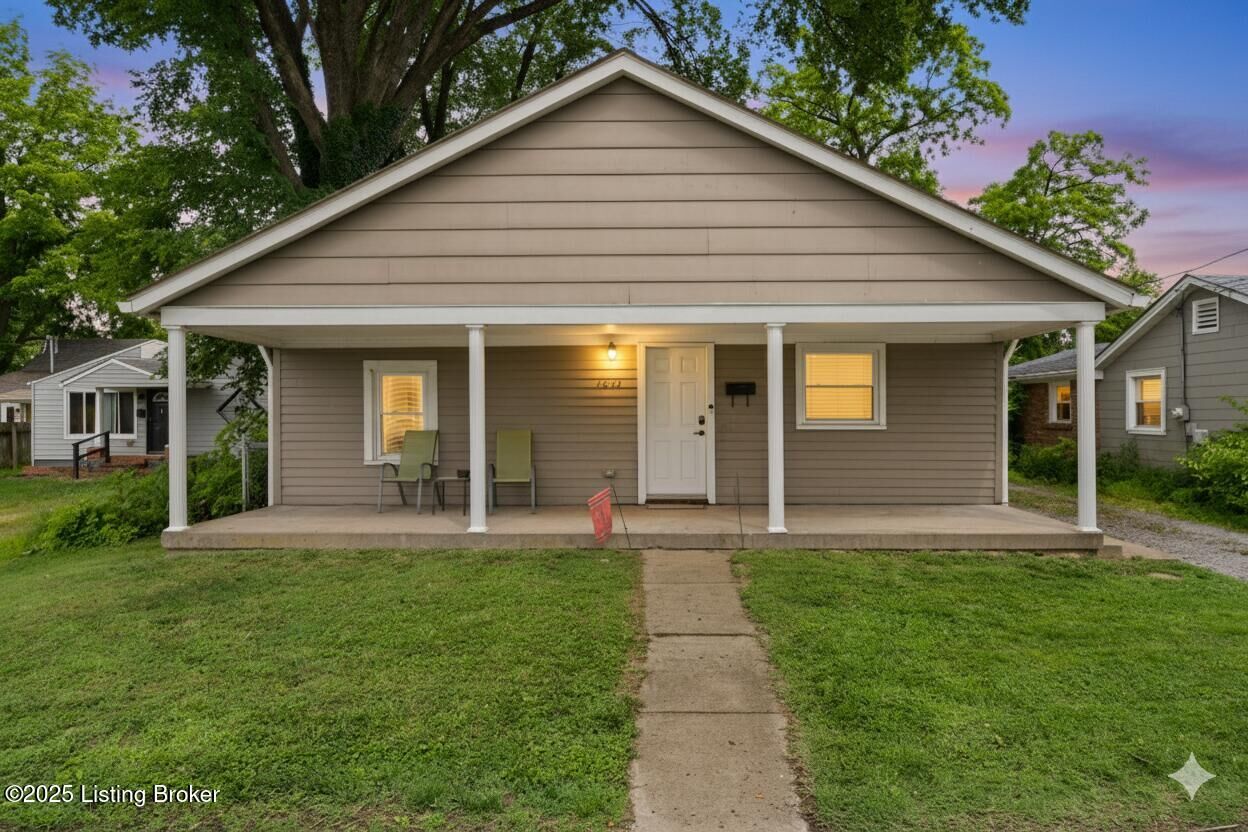 Property Photo:  1641 Taylor Ave  KY 40213 
