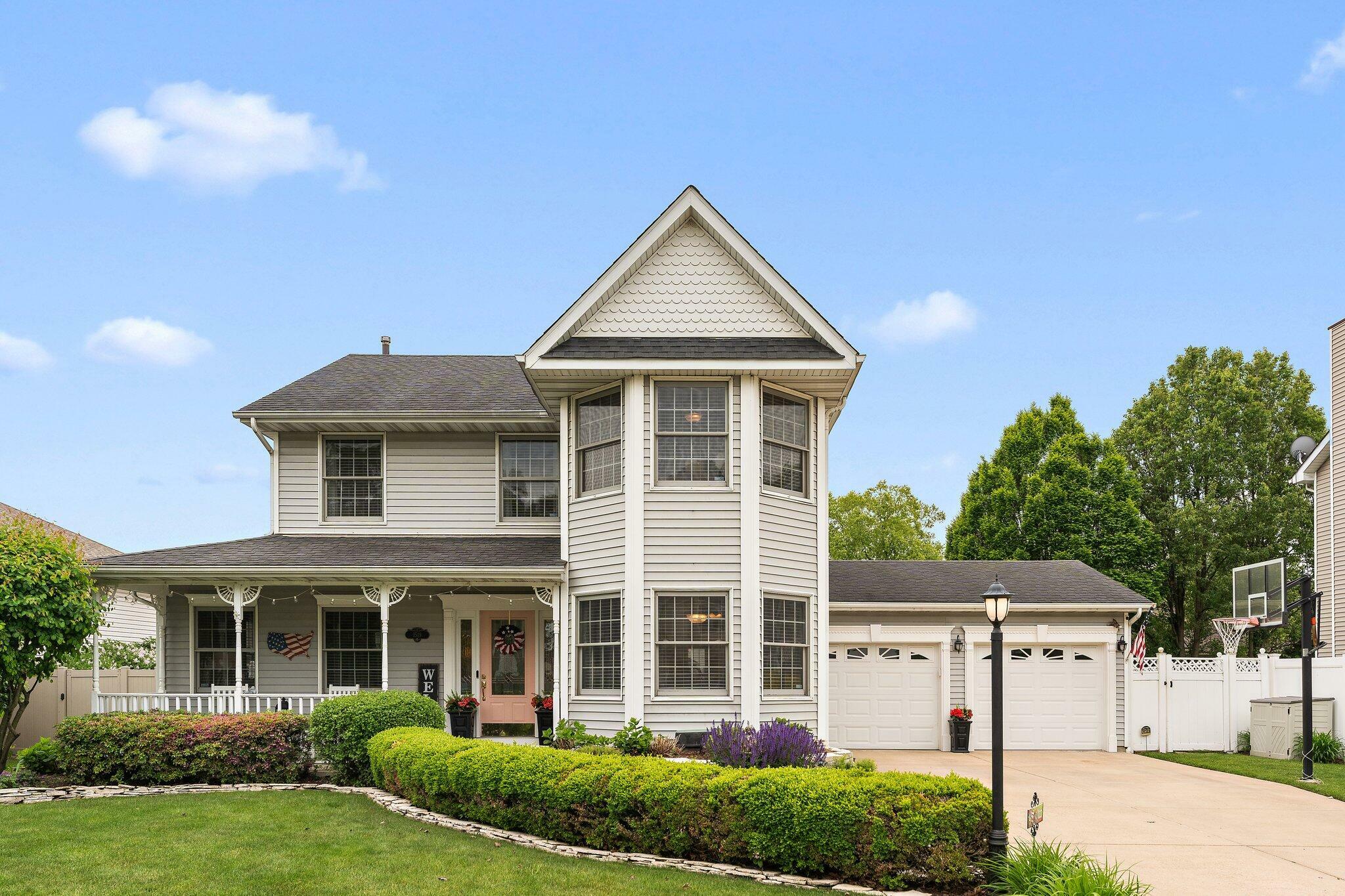Property Photo: 1519 Oak Leaf Drive IN 46307