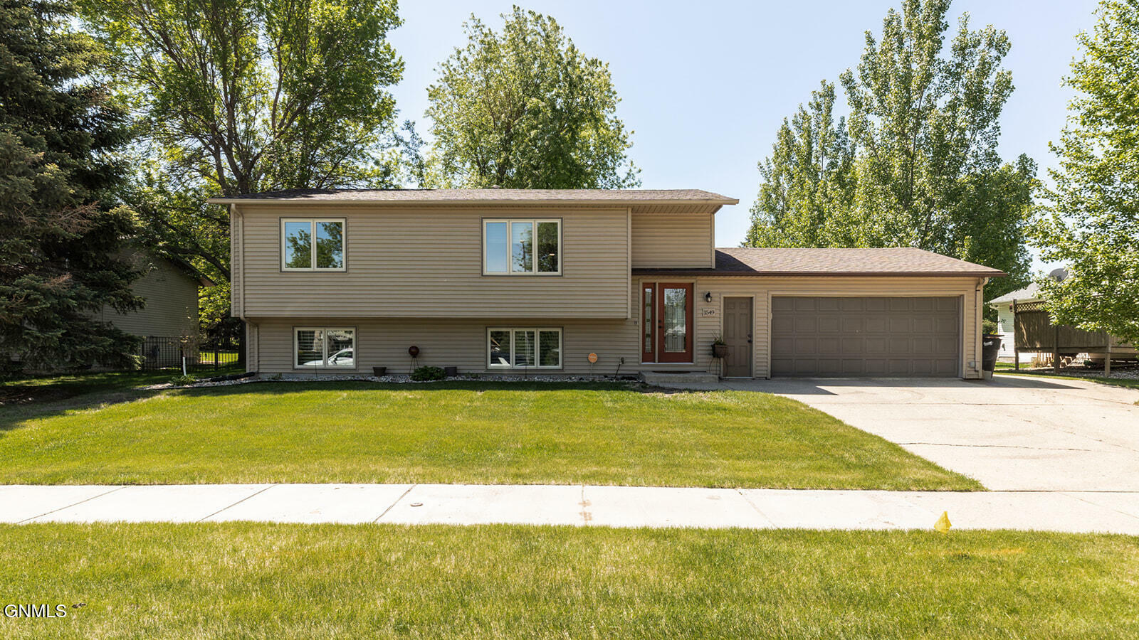 Property Photo: 1549 Country West Road ND 58503