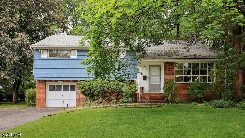 26 Collins Ave  Closter Boro NJ 07624 photo