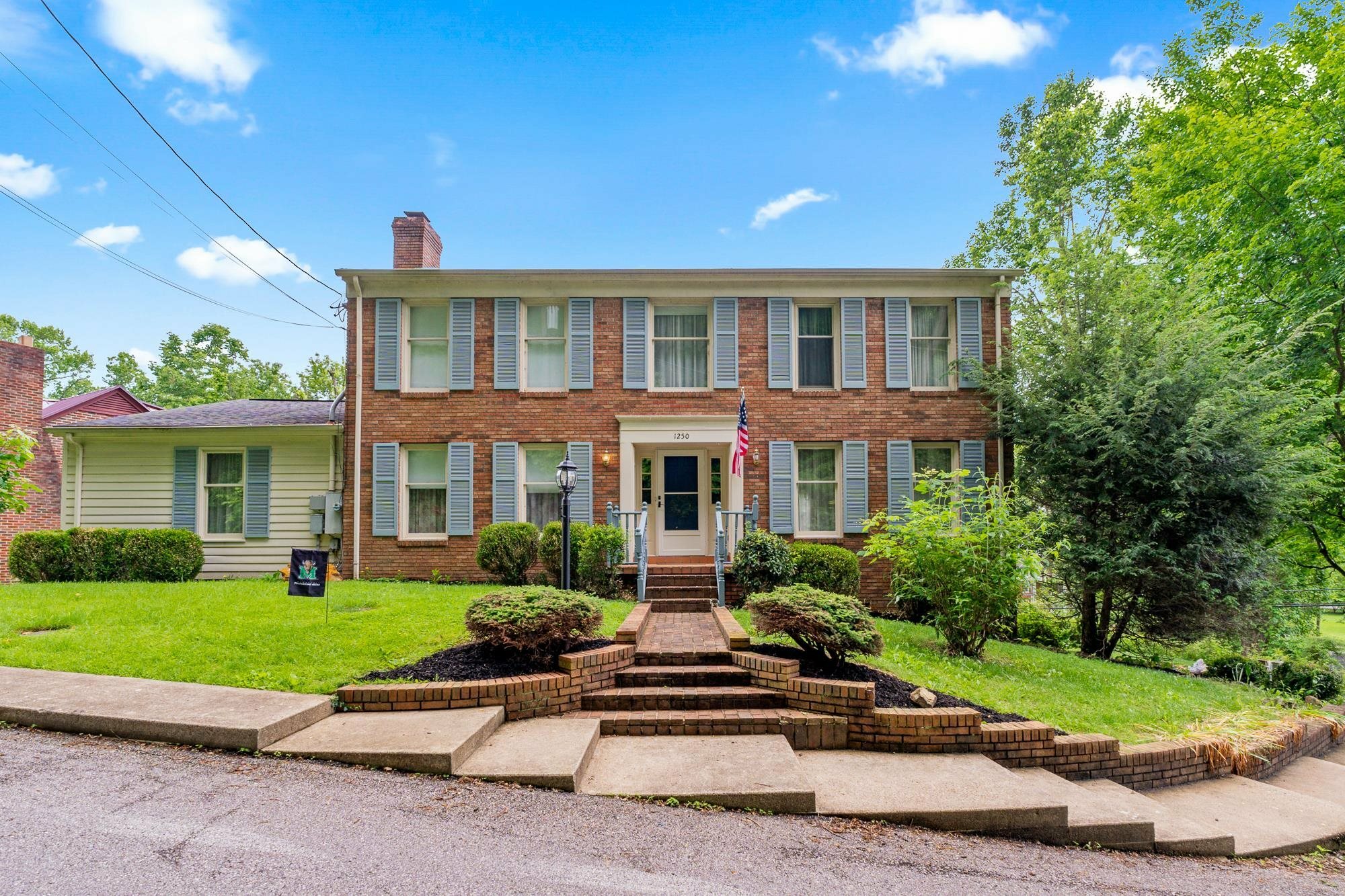 Property Photo: 1250 South Park Drive WV 25701