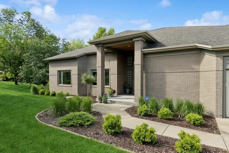 Property Photo: 53 Kennedy Pkwy IA 52246