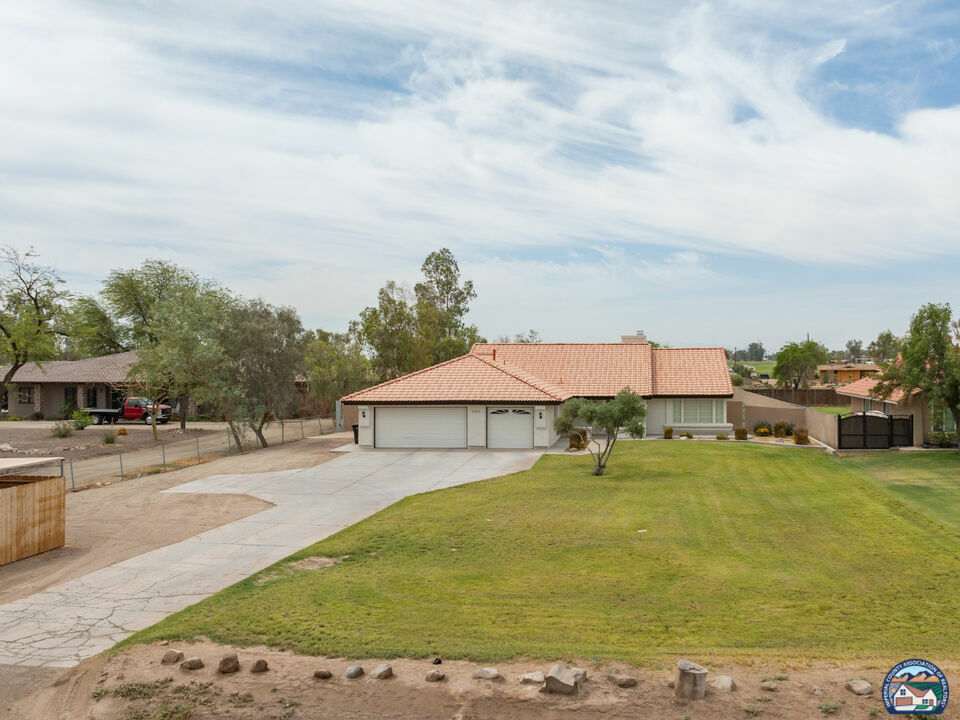 Property Photo: 277 W Horne Rd CA 92243