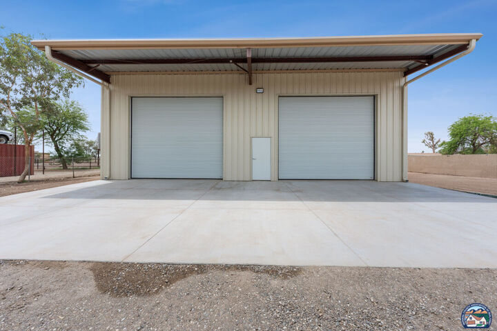 Property Photo:  277  W Horne Rd  CA 92243 